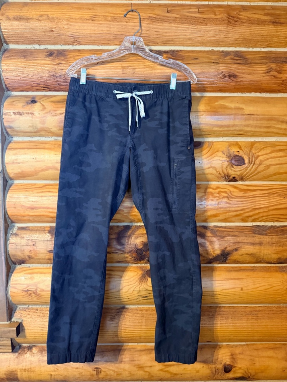 VUORI Women’s Medium Ripstop Camo Army Black Cargo Drawstring Pants Joggers